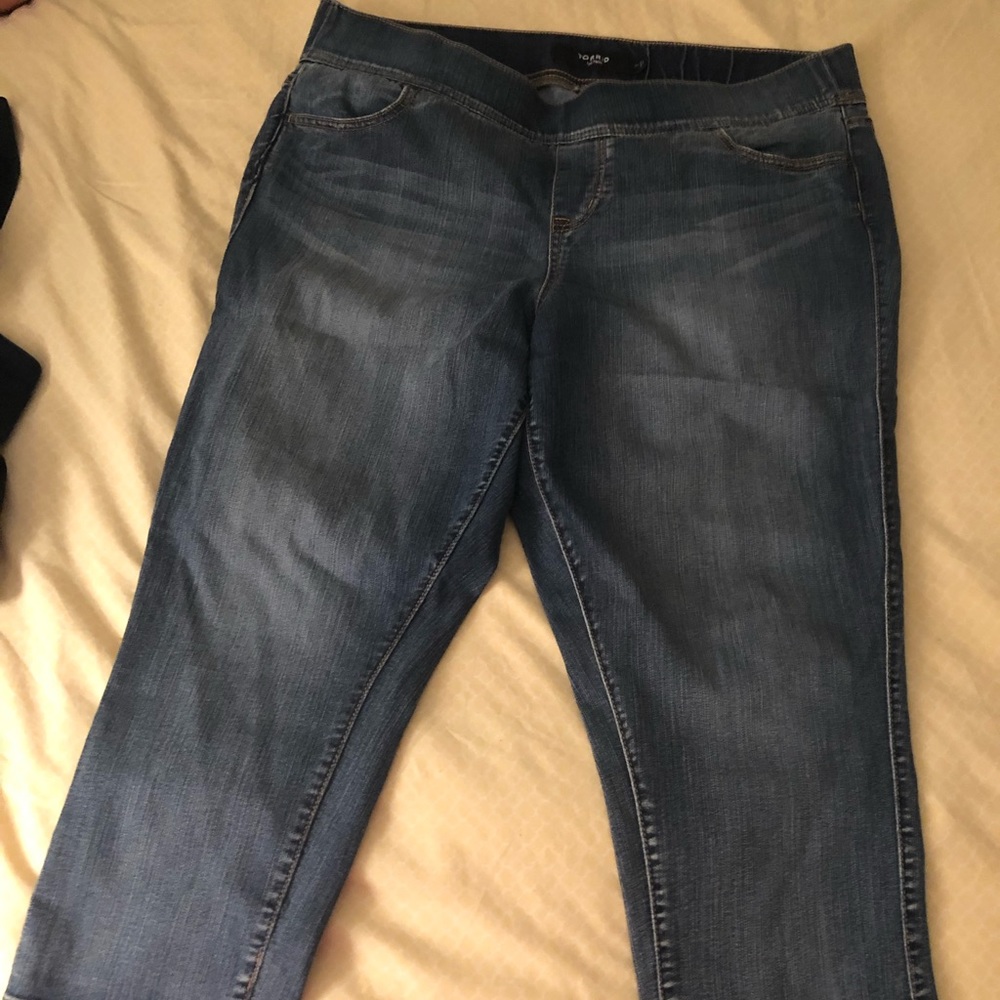 medium wash cropped jeggings